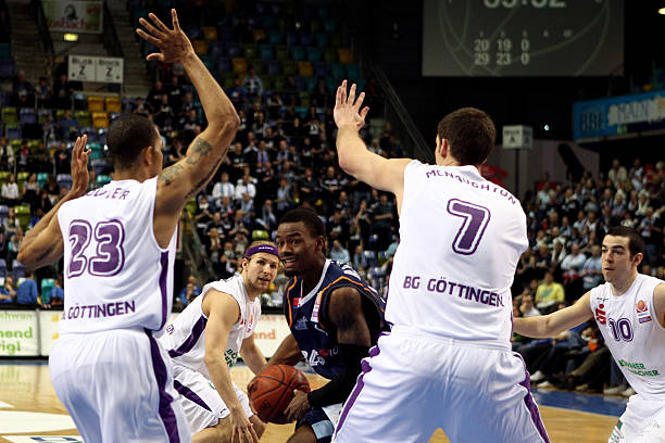 对阵力量型 对阵力量型