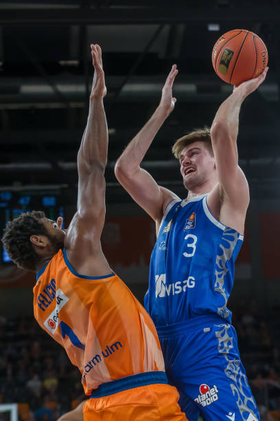 内线的对抗 内线的对抗