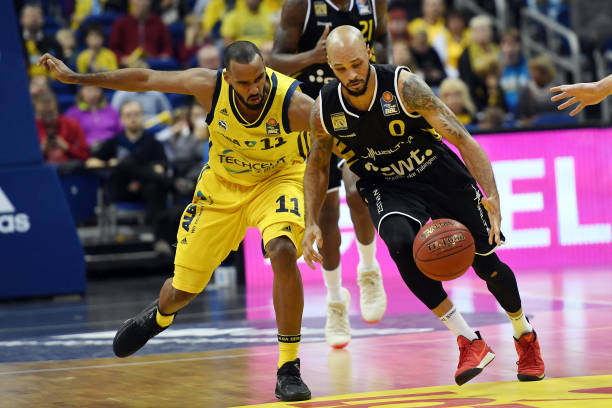 尔首开纪录 尔首开纪录