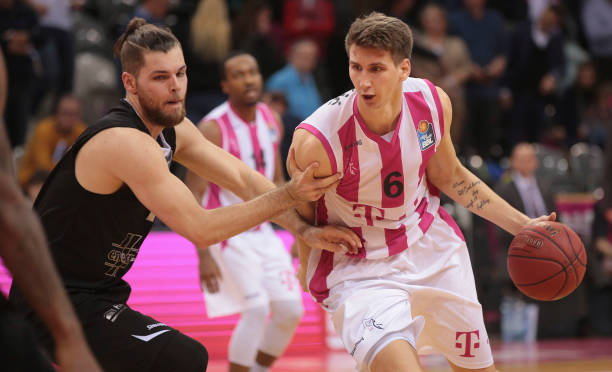 尤其是在面 尤其是在面