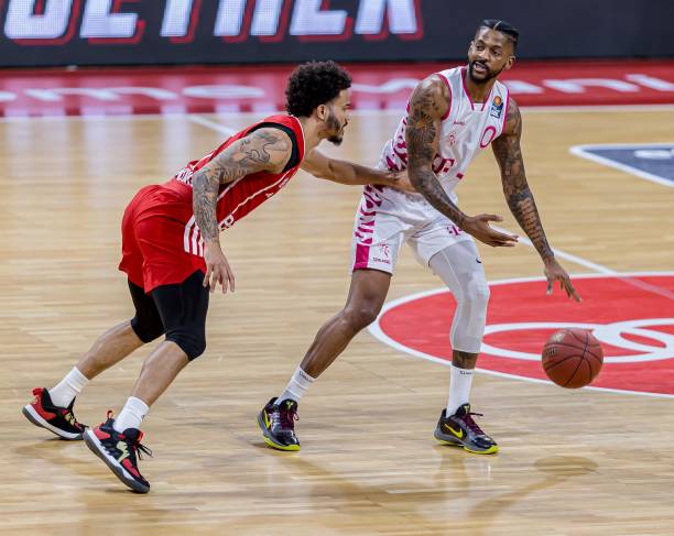 防守型中场 防守型中场